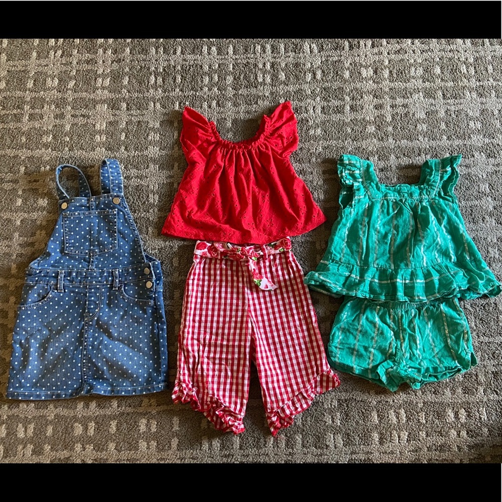 14 different outfits size 3T and pair of boots (9)